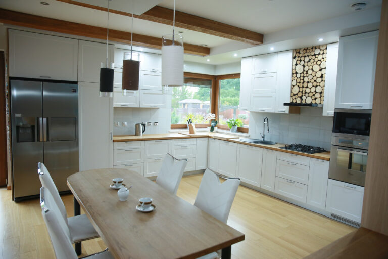 Meble gotowe czy meble na wymiar – co naprawdę się opłaca?